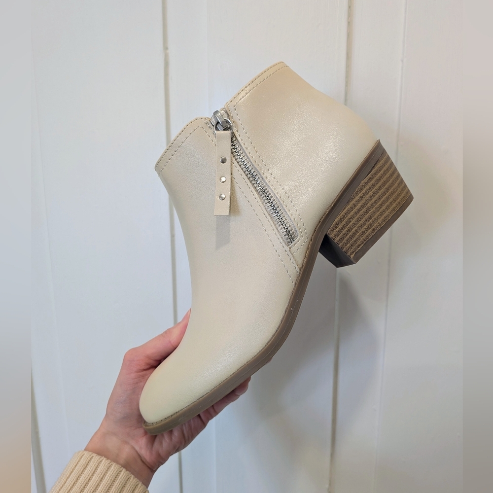 NWOT Arizona Jeans Co Cream Ankle Booties | 7.5 - Picture 6 of 6